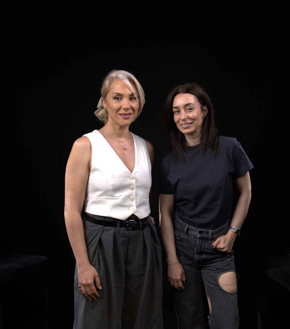Adina Vlad, make-up artist, în interviu cu Lorena Buhnici despre cartea Machiaj de bună purtare