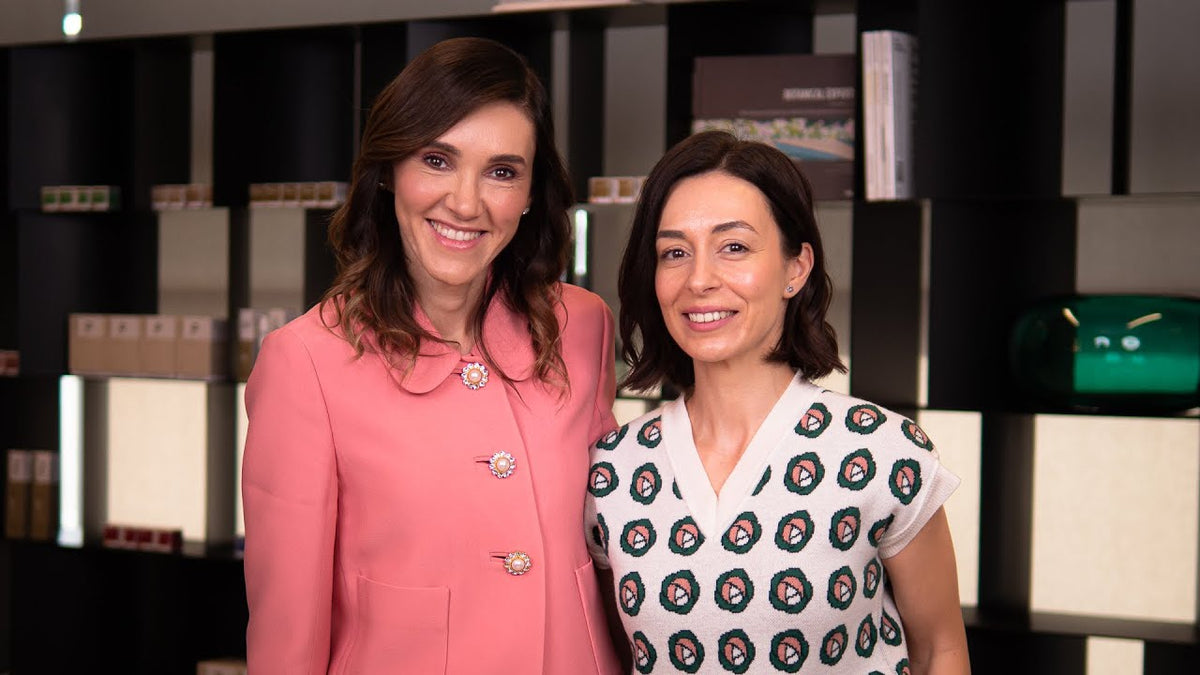 Dr. Oana Spânu în cabinetul ei, în interviul cu Lorena Buhnici despre îngrijirea tenului