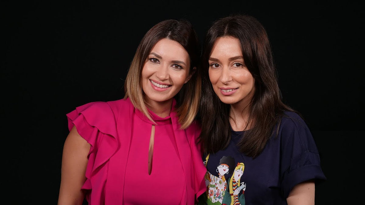 Lorena Buhnici și Ela Crăciun în timpul interviului despre televiziune și blogging